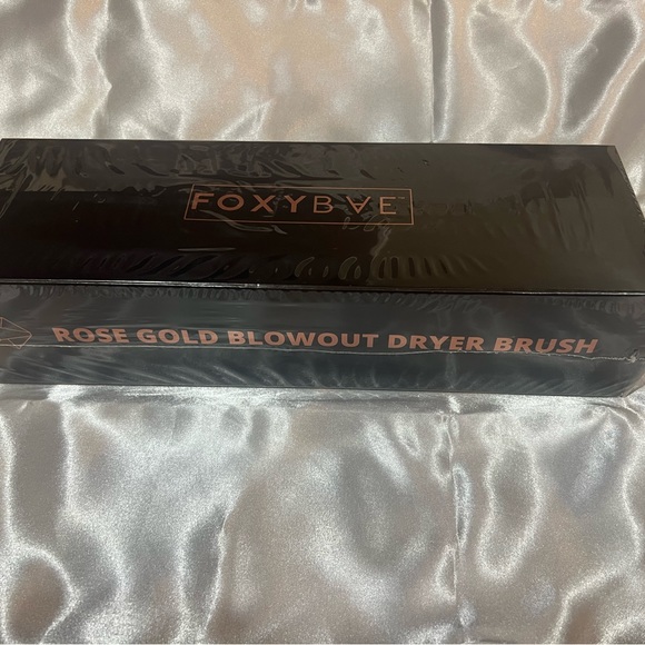 Other - Foxbae Rose Gold Blowout Dryer Brush
